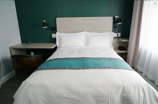 Double Room Photo 3