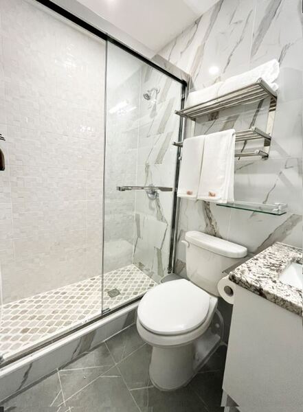 Double Room Photo 6